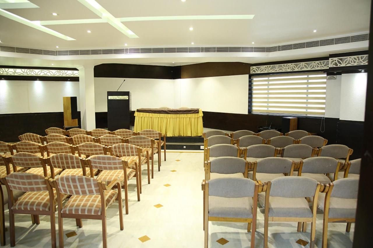 Royal Omars Hotel Канур Екстериор снимка