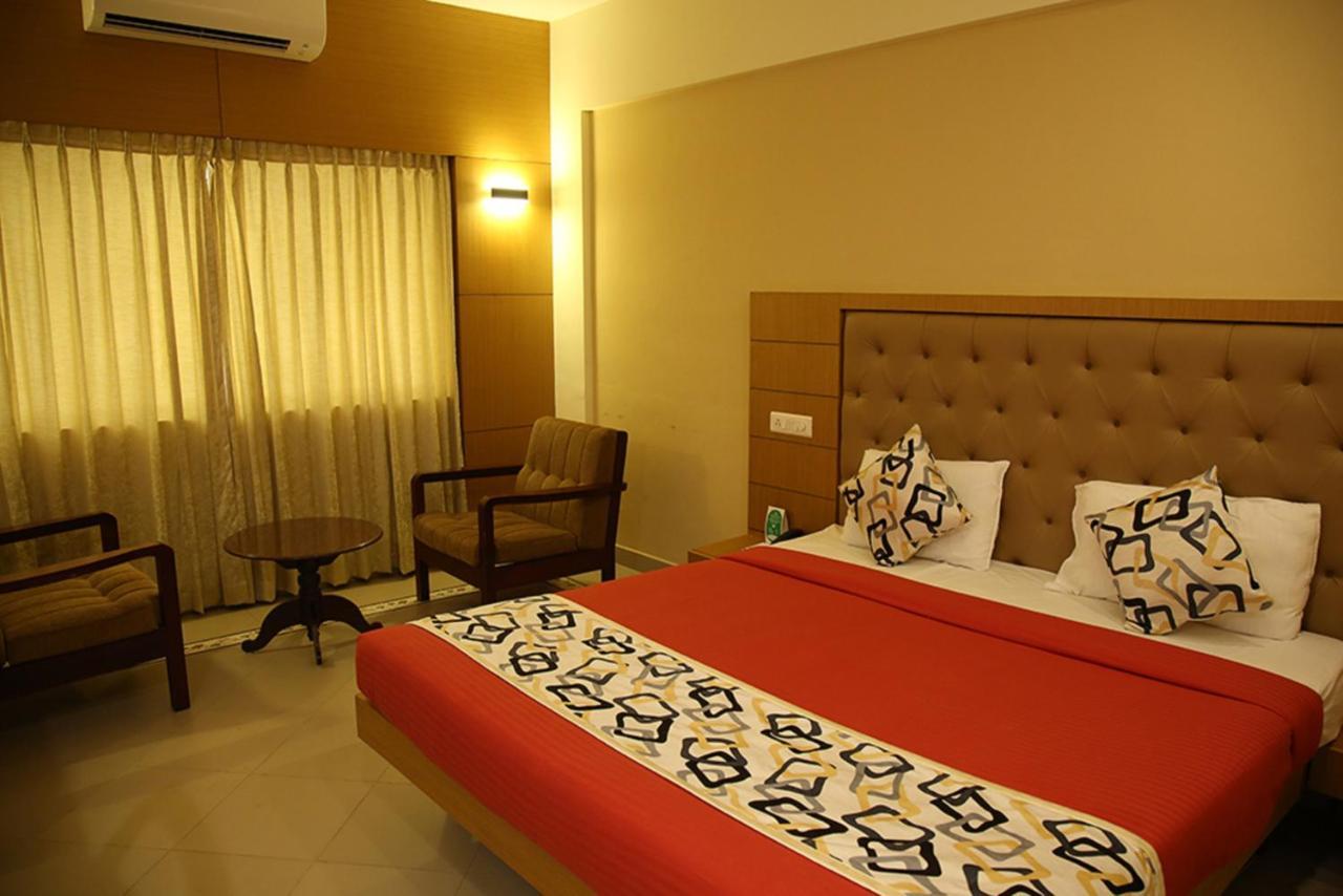 Royal Omars Hotel Канур Екстериор снимка