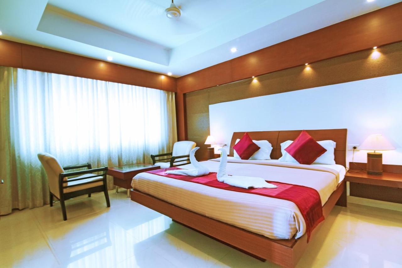 Royal Omars Hotel Канур Екстериор снимка