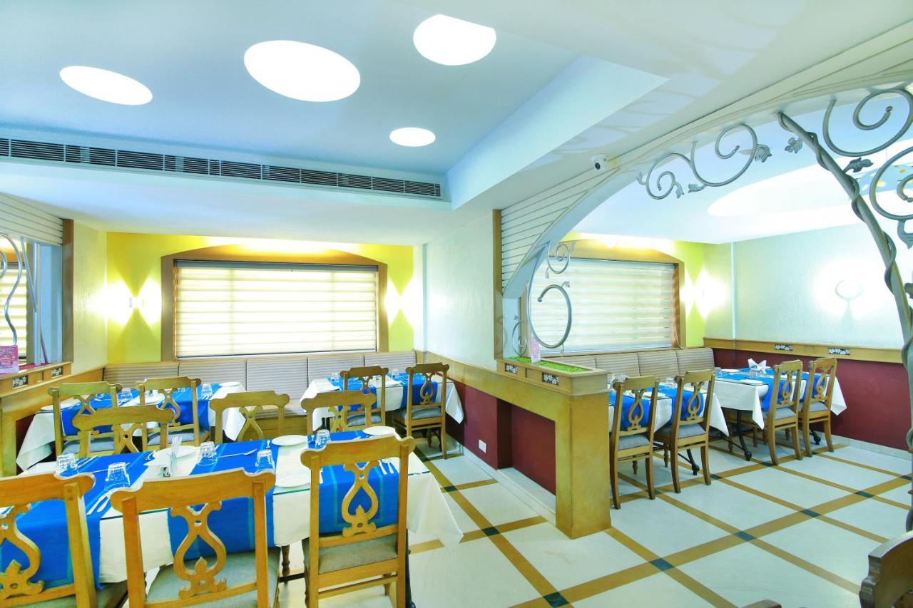 Royal Omars Hotel Канур Екстериор снимка